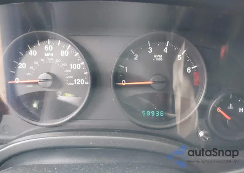 2014 Jeep Compass Latitude z USA, uszkodzony, nr VIN 1C4NJCEA9ED645610